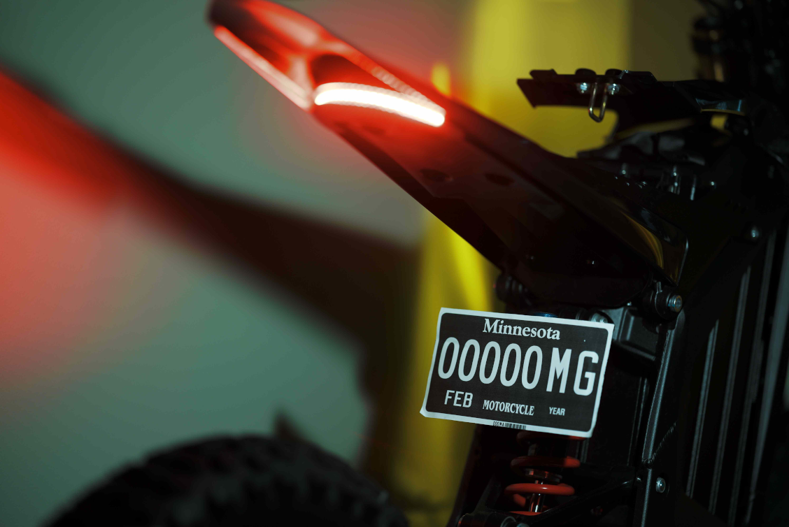 License Plate Bracket for Vetra & Arctic Leopard